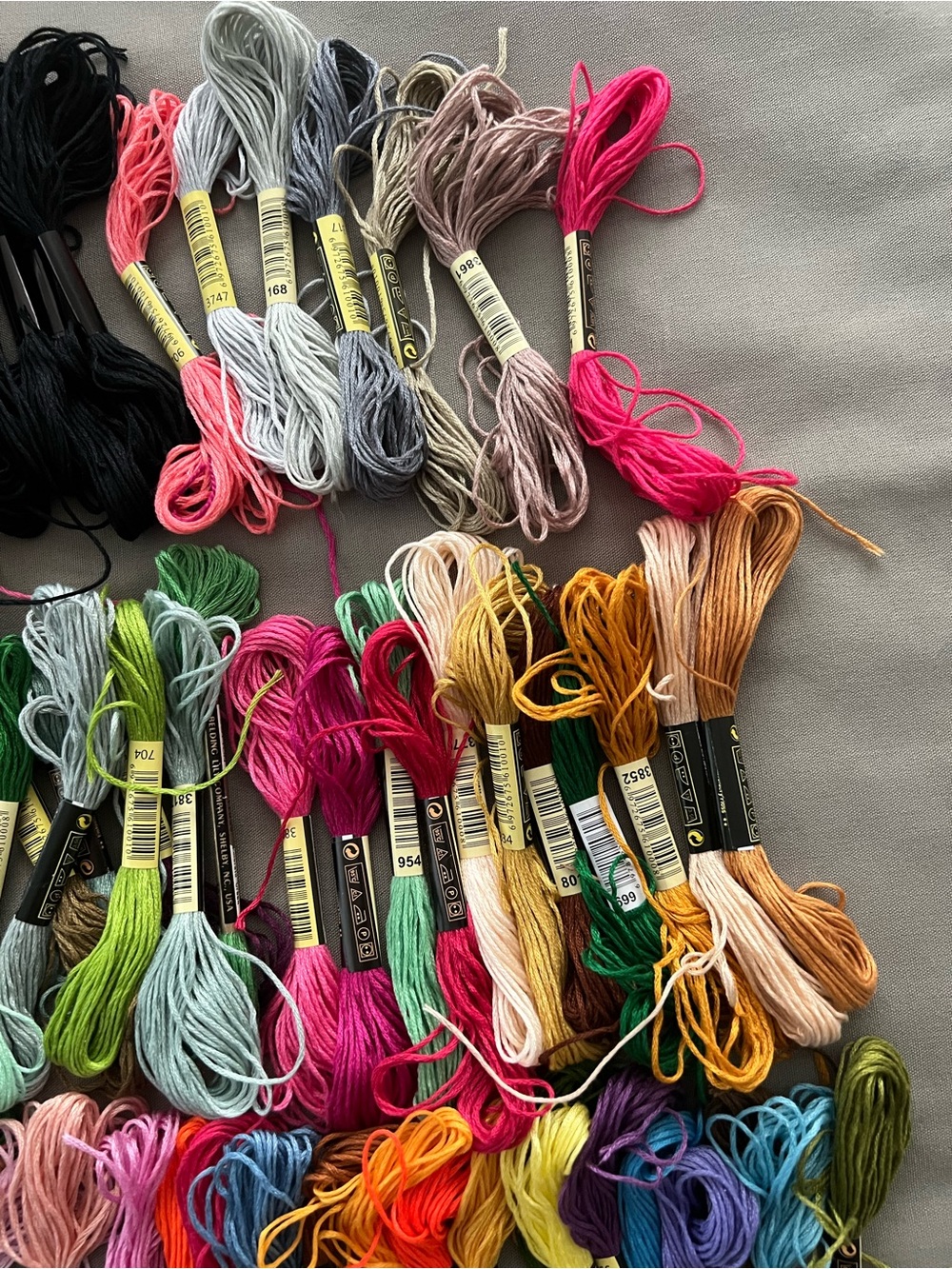 Assorted Embroidery Floss Collection Multi-Color Craft Threads 130+ - Picture 5 of 13
